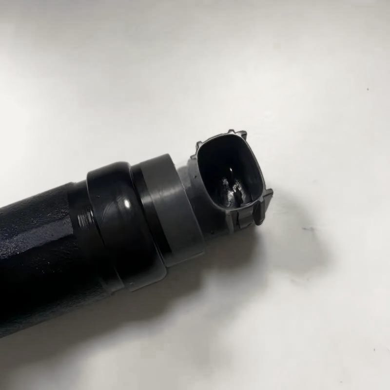 Fuel injector 295700-1190, OEM 23670-E9301 — product photo